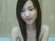 Skinny Chinese kız Fingers Herself